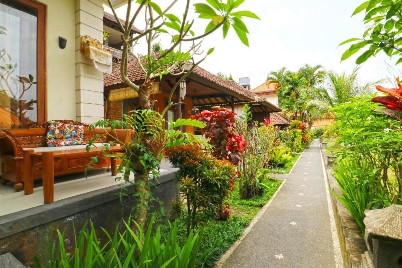 Puji Hostel And Bungalow Ubud Exterior photo