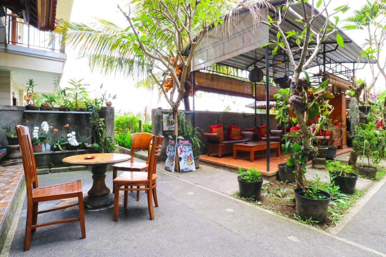 Puji Hostel And Bungalow Ubud Exterior photo