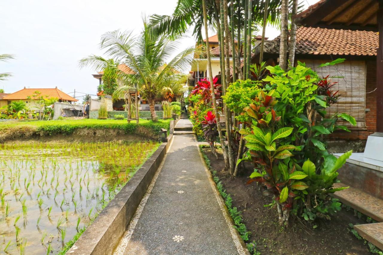 Puji Hostel And Bungalow Ubud Exterior photo