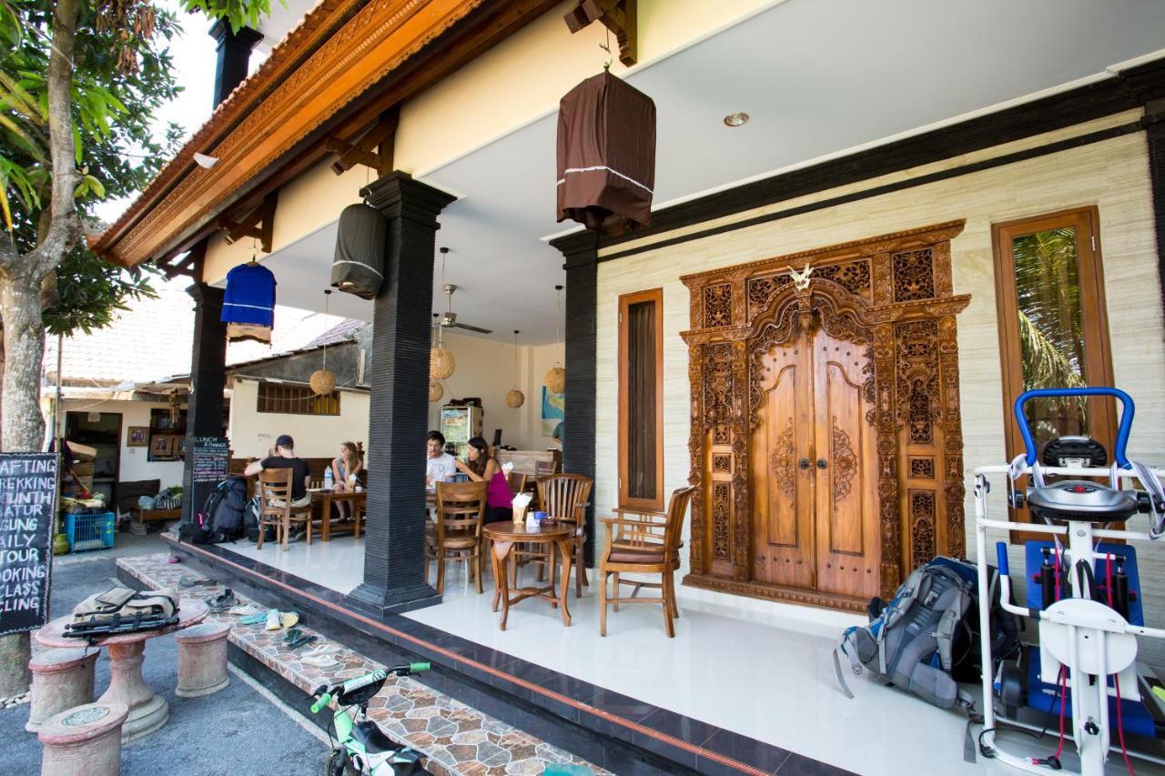 Puji Hostel And Bungalow Ubud Exterior photo