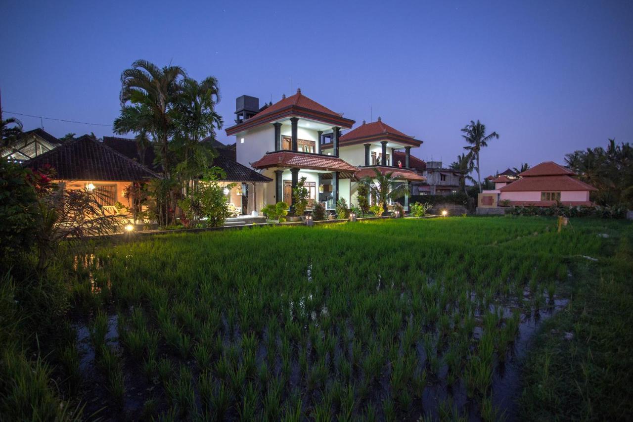 Puji Hostel And Bungalow Ubud Exterior photo